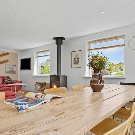 Дом отдыха 4 Bedroom Gorgeous In