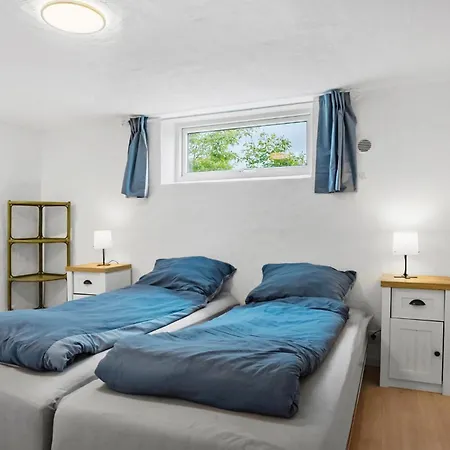 Дом отдыха 4 Bedroom Gorgeous In Гростен