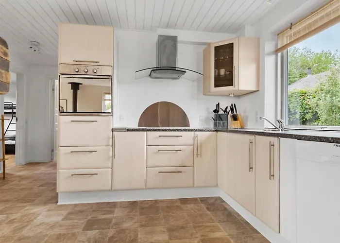 4 Bedroom Gorgeous In גראסטן